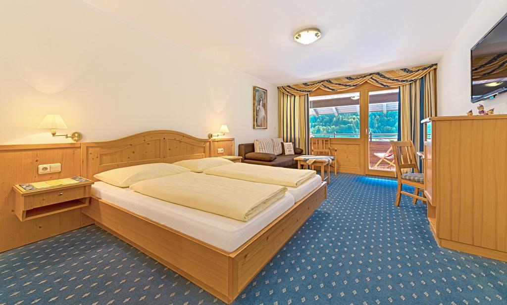 Landhotel Kirchenwirt 운켄 객실 사진